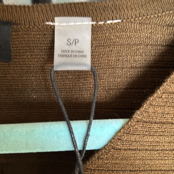 NWT Tahari wide sleeve sweater size small - Picture 4 of 11